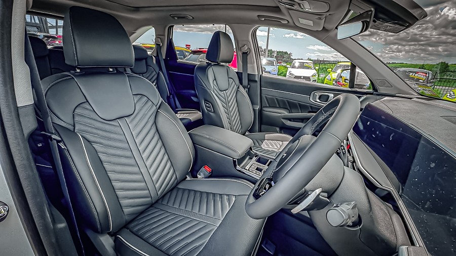 2025 Kia Sorento 8