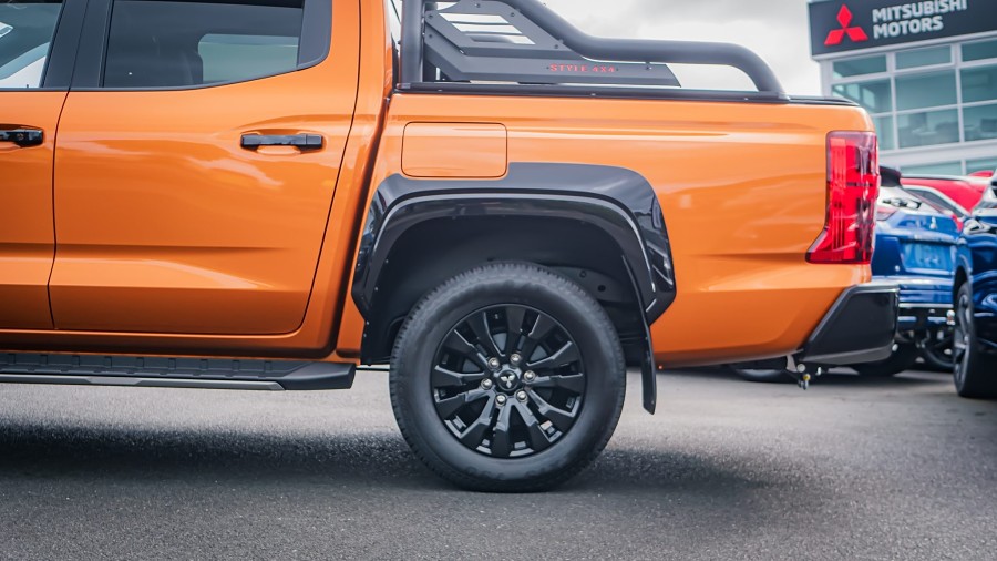 2025 Mitsubishi Triton 7