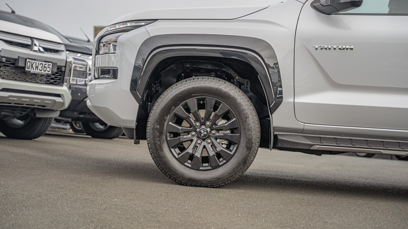 2025 Mitsubishi Triton 6
