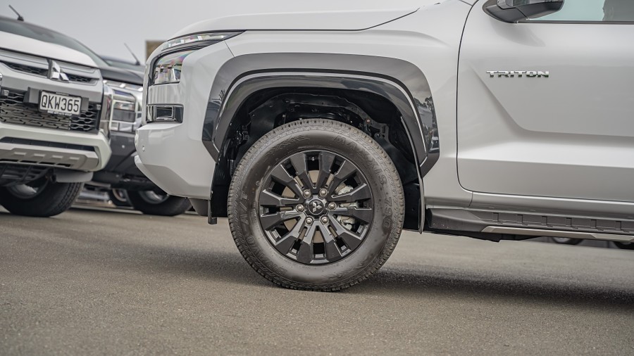 2025 Mitsubishi Triton 6