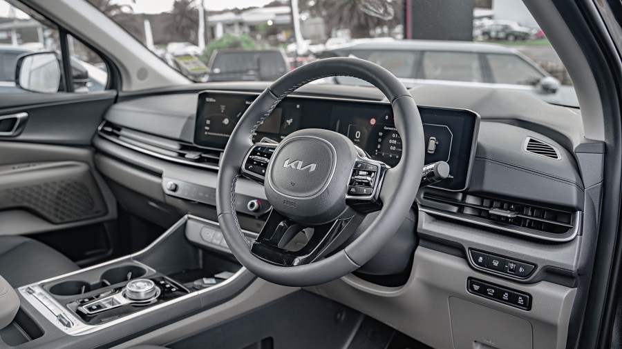 2025 Kia Carnival 9