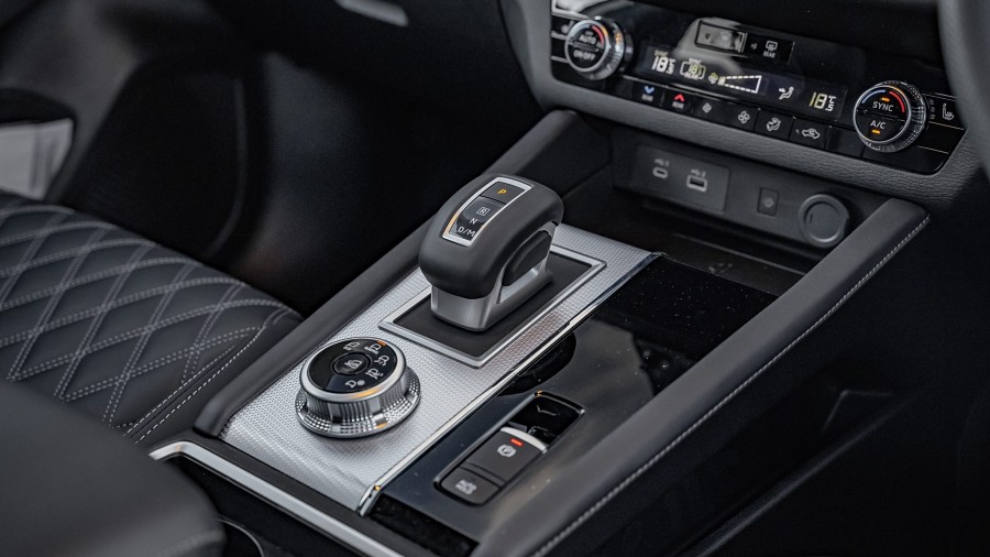 2025 Mitsubishi Outlander 17