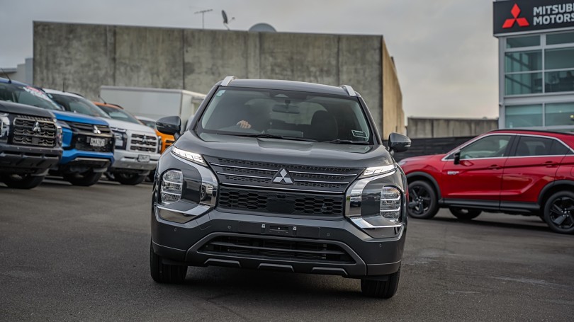 2025 Mitsubishi Outlander 3