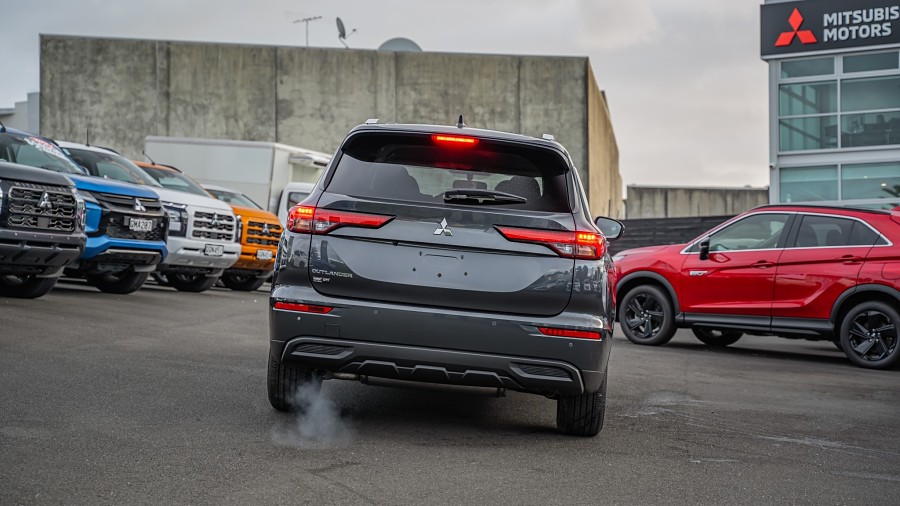 2025 Mitsubishi Outlander 4