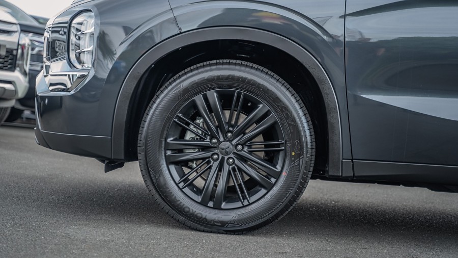 2025 Mitsubishi Outlander 6