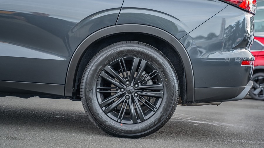 2025 Mitsubishi Outlander 7