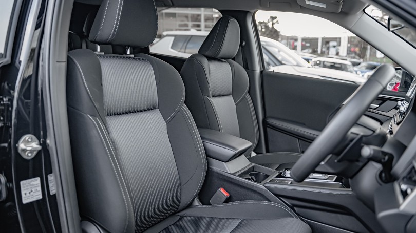 2025 Mitsubishi Outlander 8