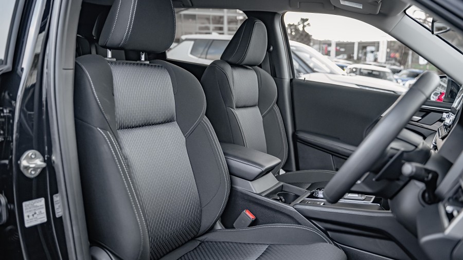 2025 Mitsubishi Outlander 8
