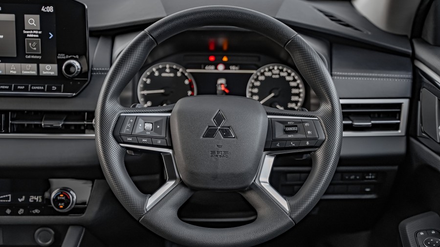2025 Mitsubishi Outlander 11
