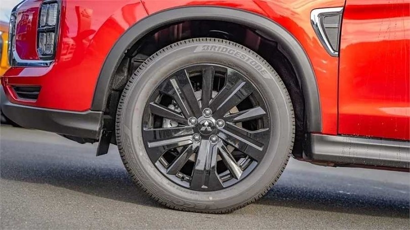 2025 Mitsubishi ASX 6
