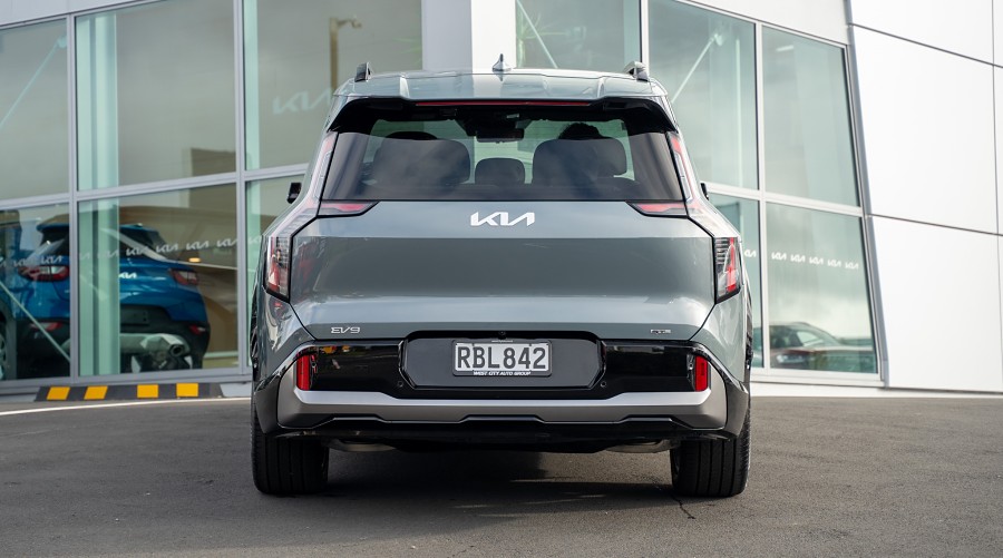 2023 Kia EV9 4