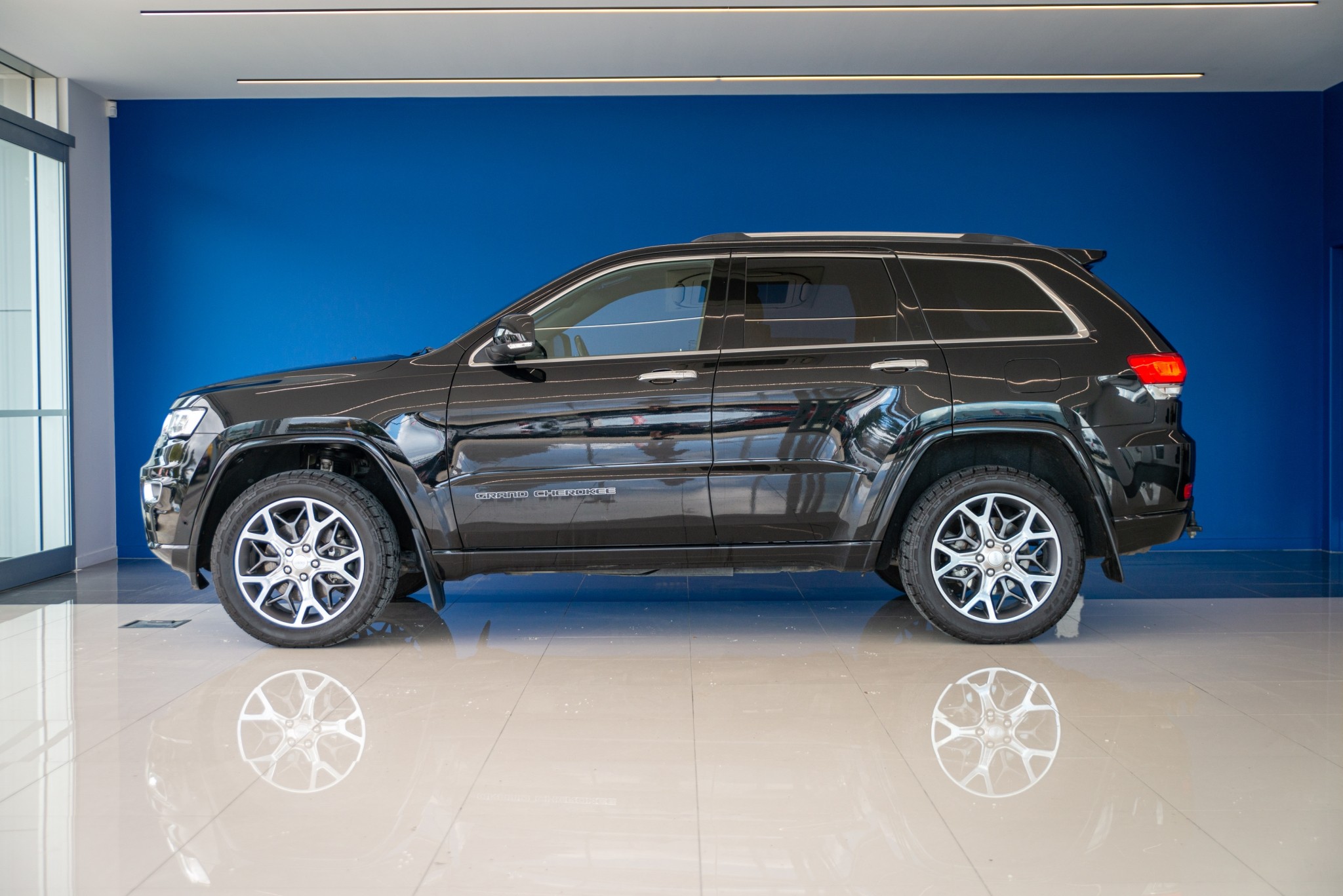 2020 Jeep Grand Cherokee Overland 3.0L Diesel 4WD 186kW/580NM 3.5 Tonne towing