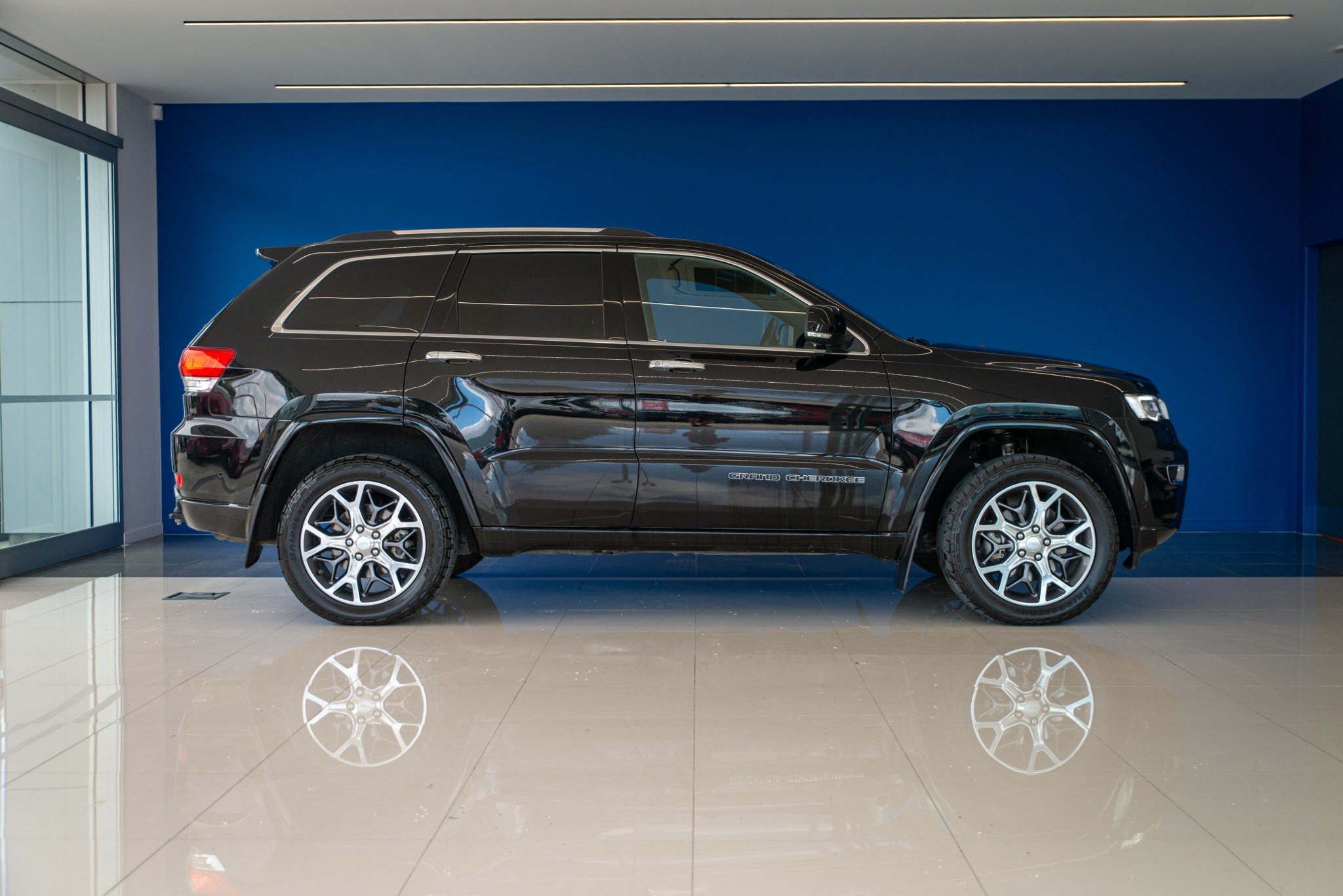2020 Jeep Grand Cherokee Overland 3.0L Diesel 4WD 186kW/580NM 3.5 Tonne towing