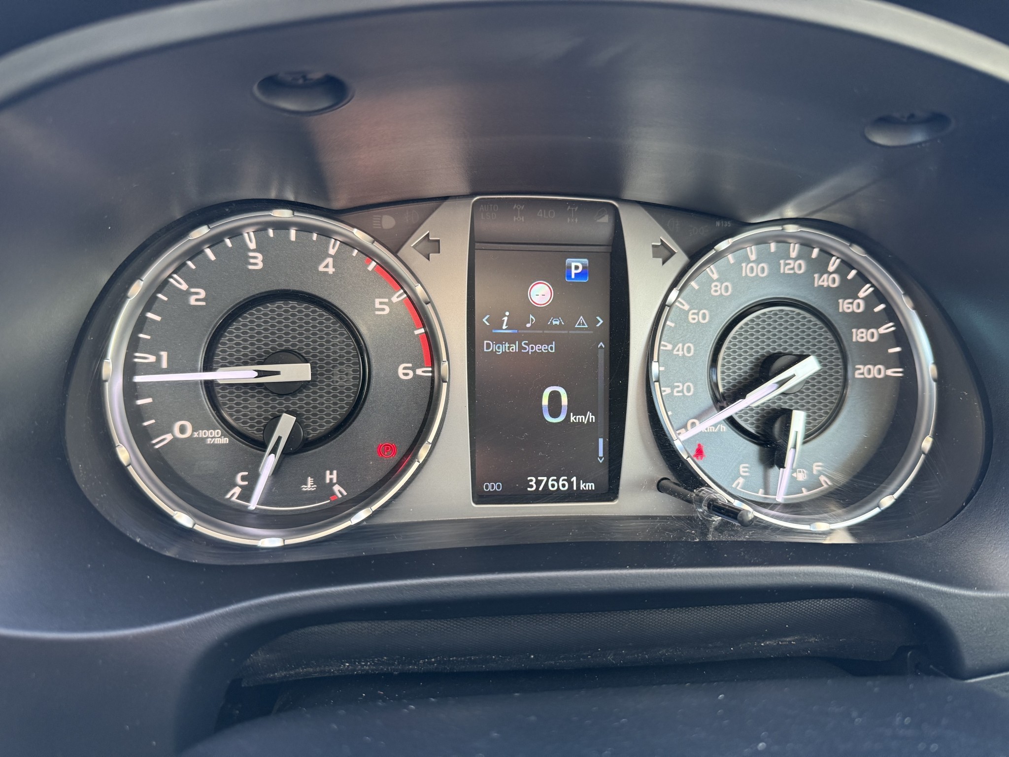 2023 Toyota Hilux SR TD 2.8DT