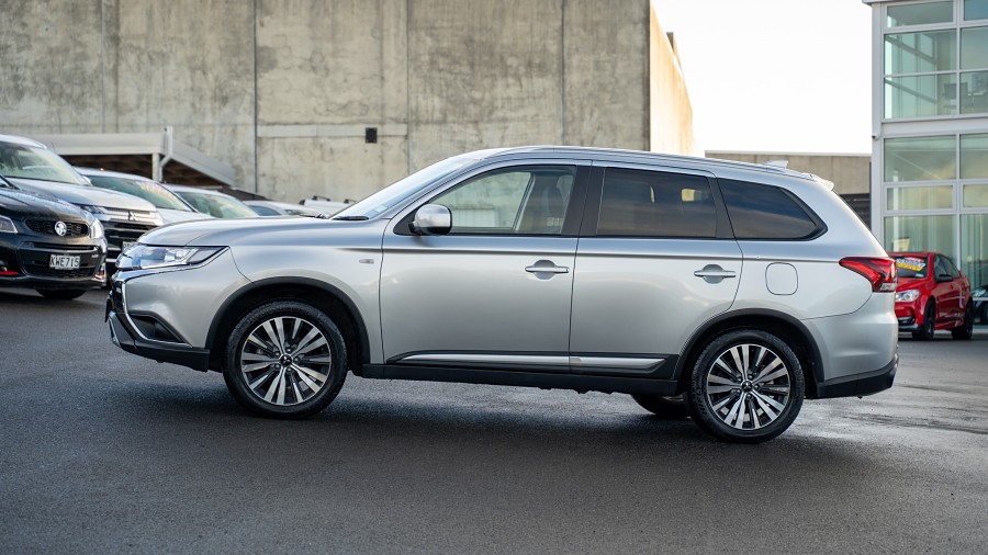 2021 Mitsubishi Outlander 5