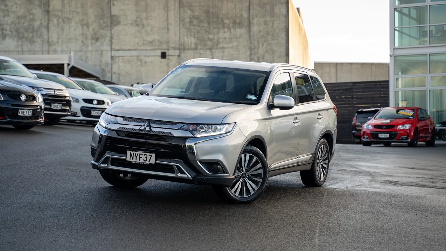 2021 Mitsubishi Outlander 1