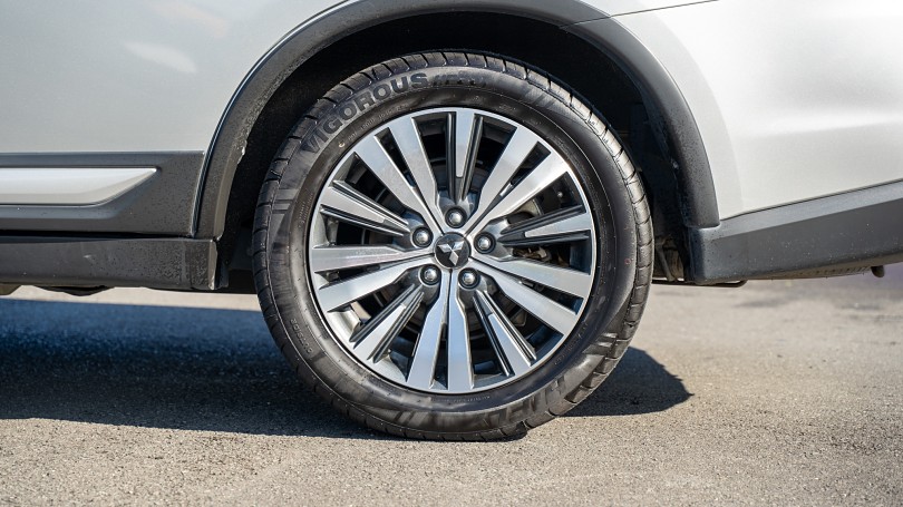 2021 Mitsubishi Outlander 7