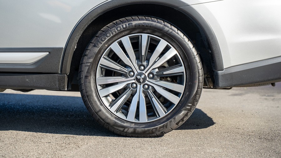 2021 Mitsubishi Outlander 7