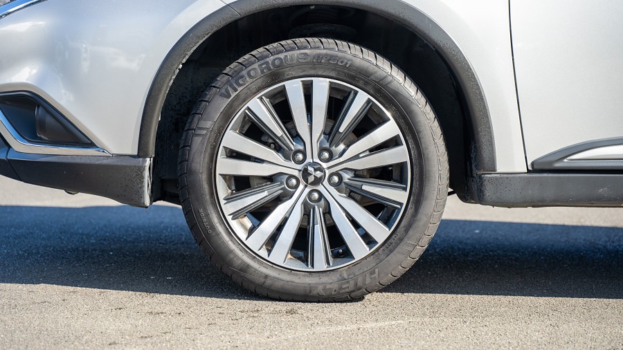 2021 Mitsubishi Outlander 6