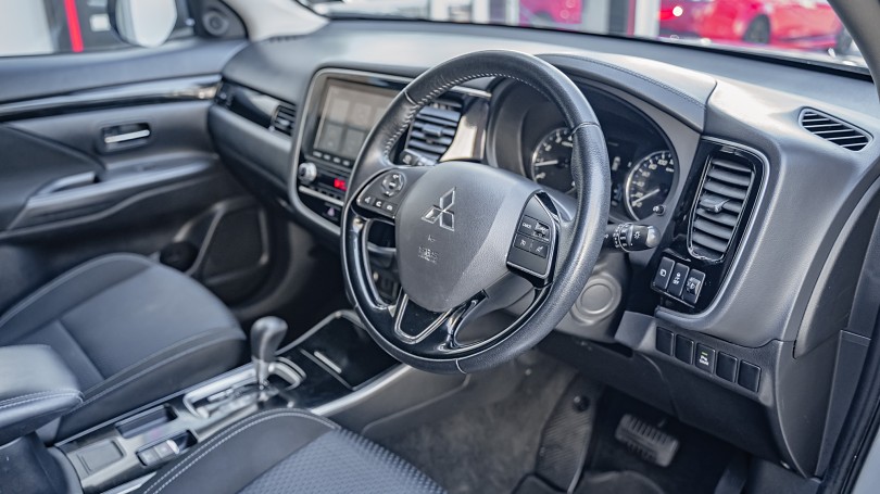 2021 Mitsubishi Outlander 9