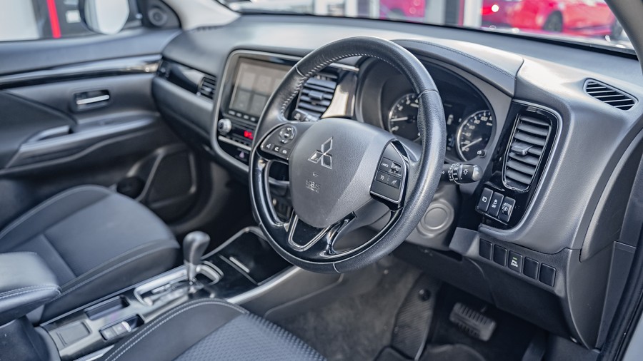 2021 Mitsubishi Outlander 9