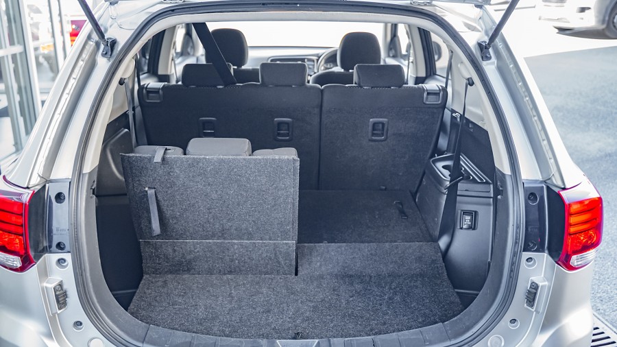 2021 Mitsubishi Outlander 19