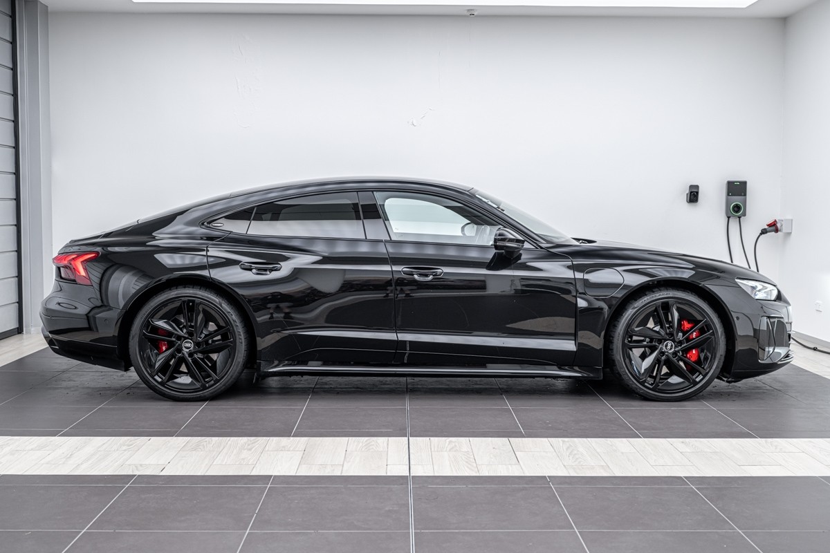 Audi e-tron RS etron GT