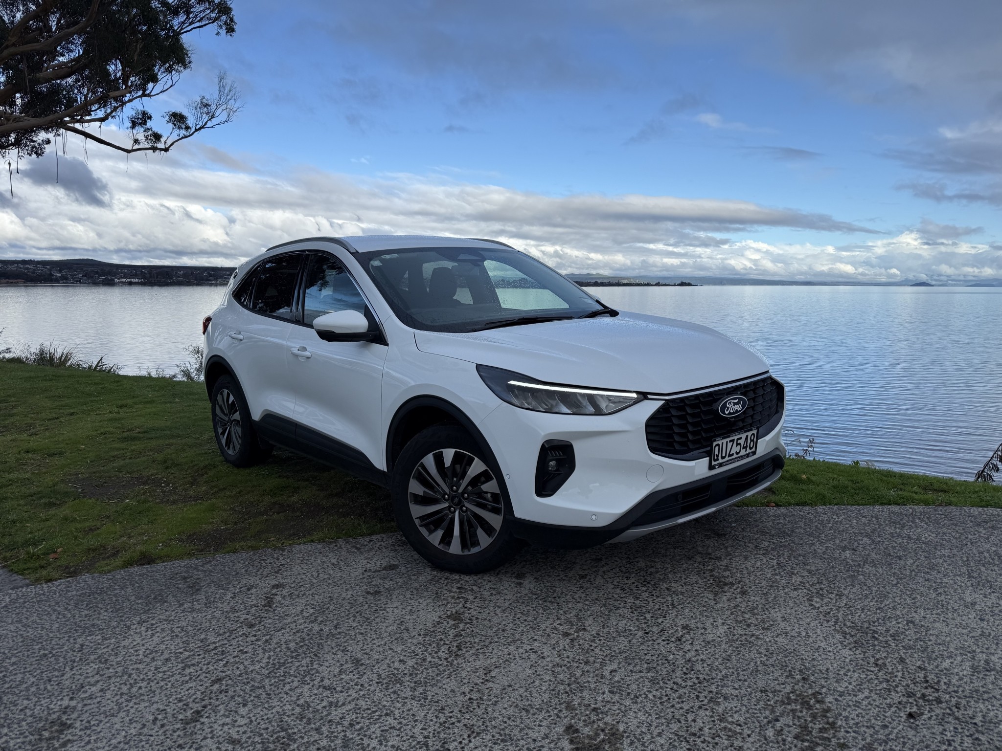 2024 Ford Escape Titanium 2.5 Hybrid