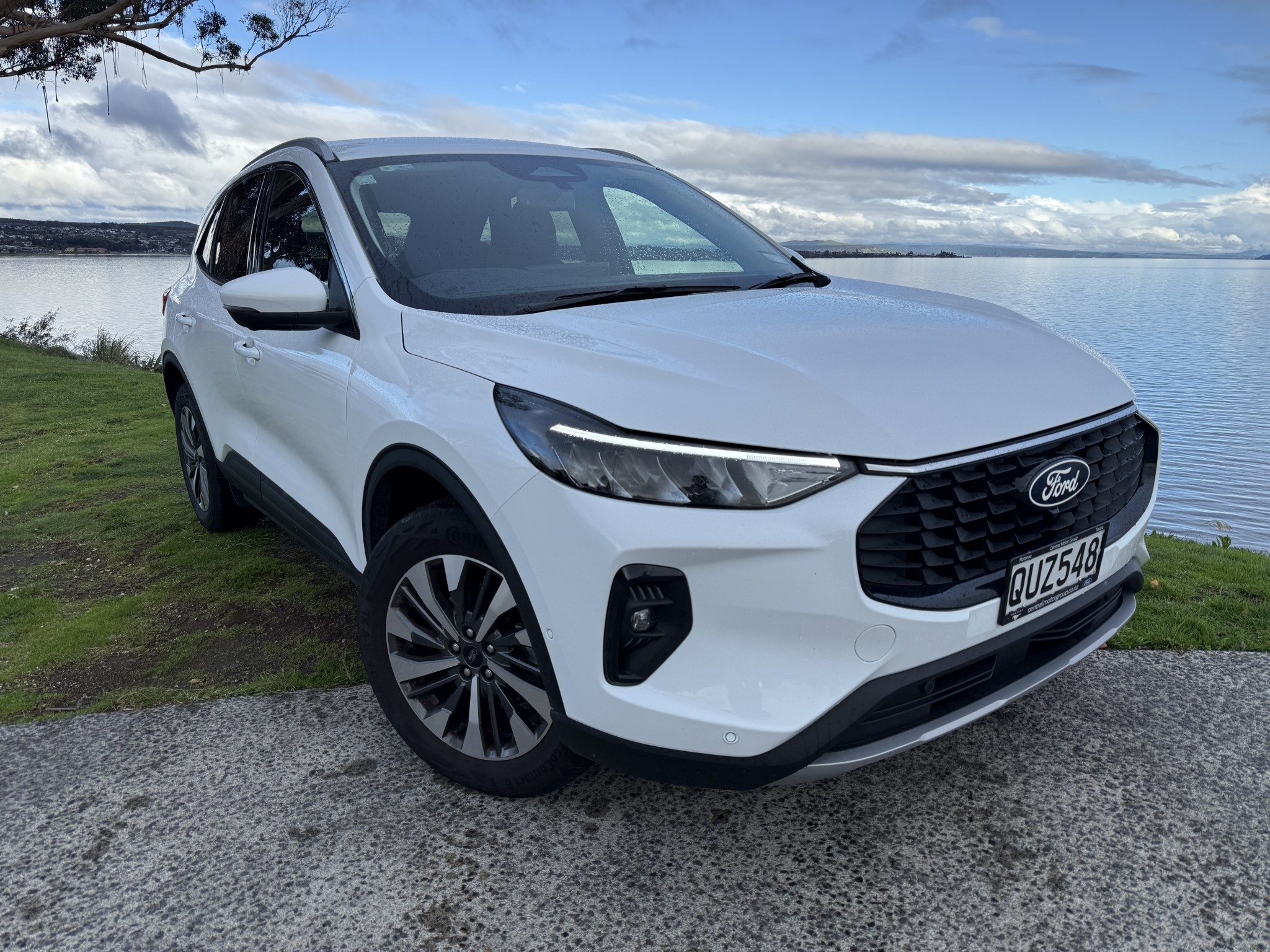 2024 Ford Escape Titanium 2.5 Hybrid