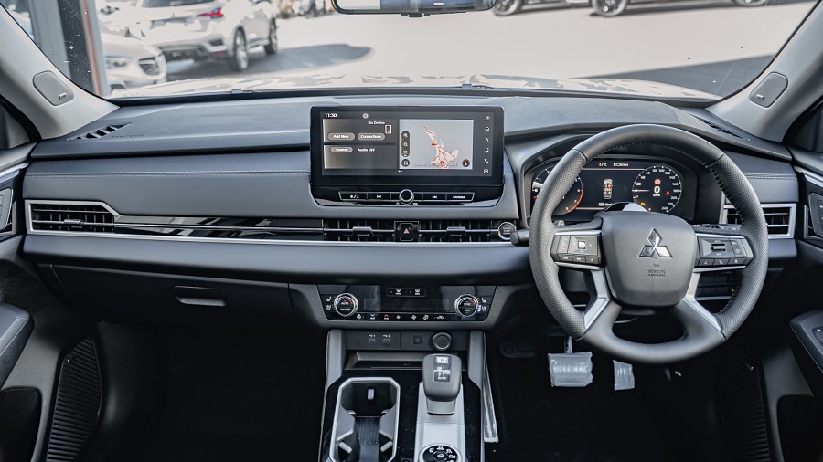 2025 Mitsubishi Outlander 10