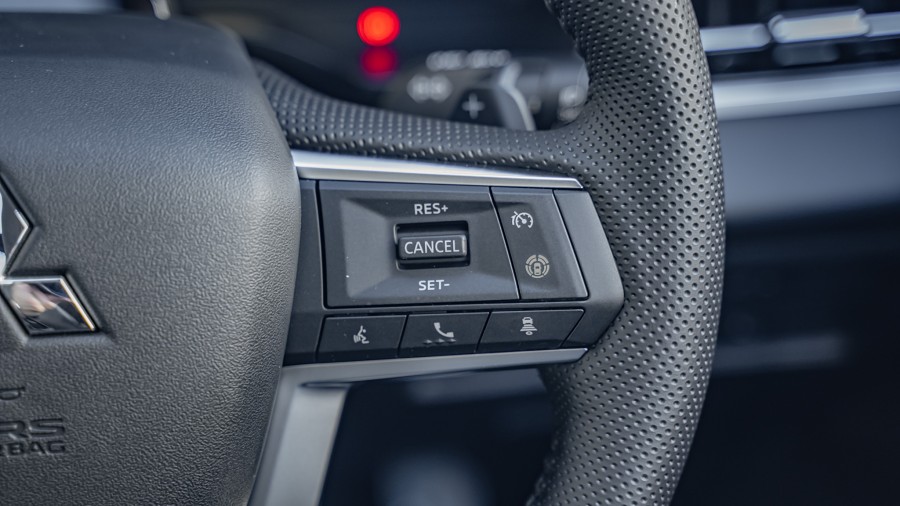 2025 Mitsubishi Outlander 14