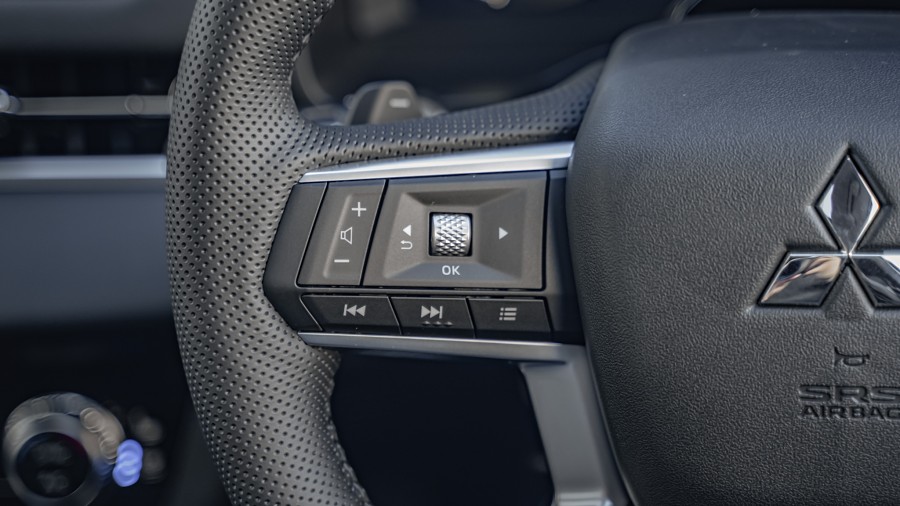 2025 Mitsubishi Outlander 13