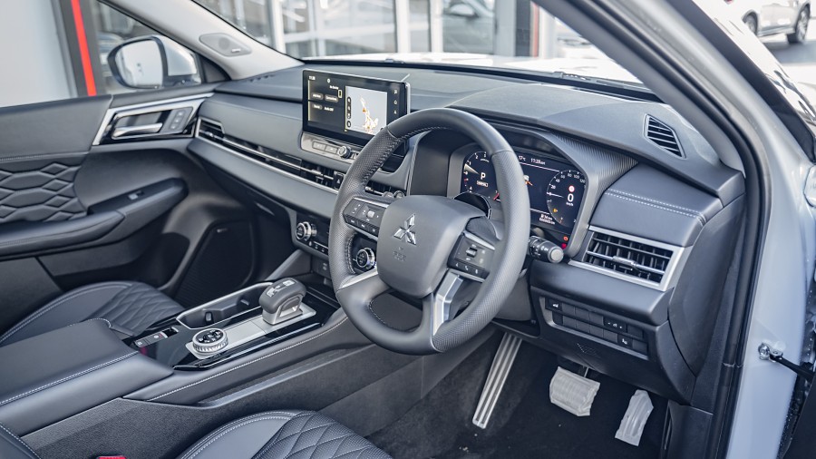 2025 Mitsubishi Outlander 9