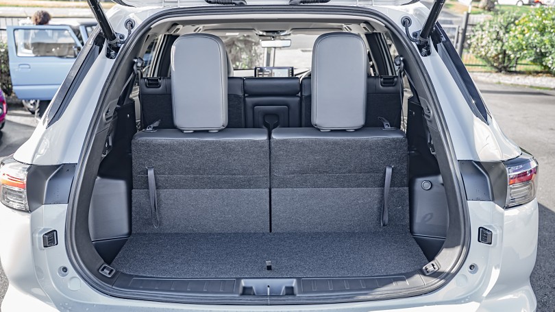 2025 Mitsubishi Outlander 18