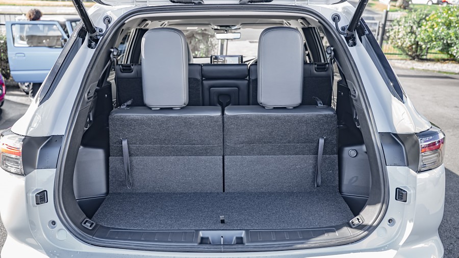 2025 Mitsubishi Outlander 18