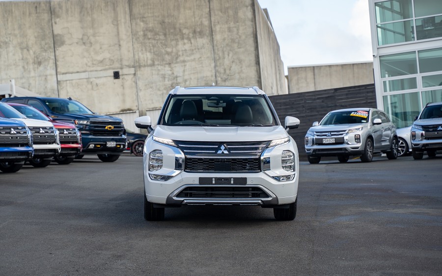 2025 Mitsubishi Outlander 3