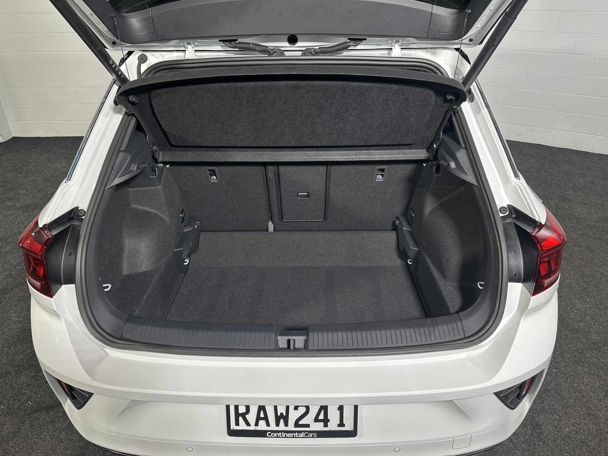 Volkswagen T-Roc 2WD R-LINE