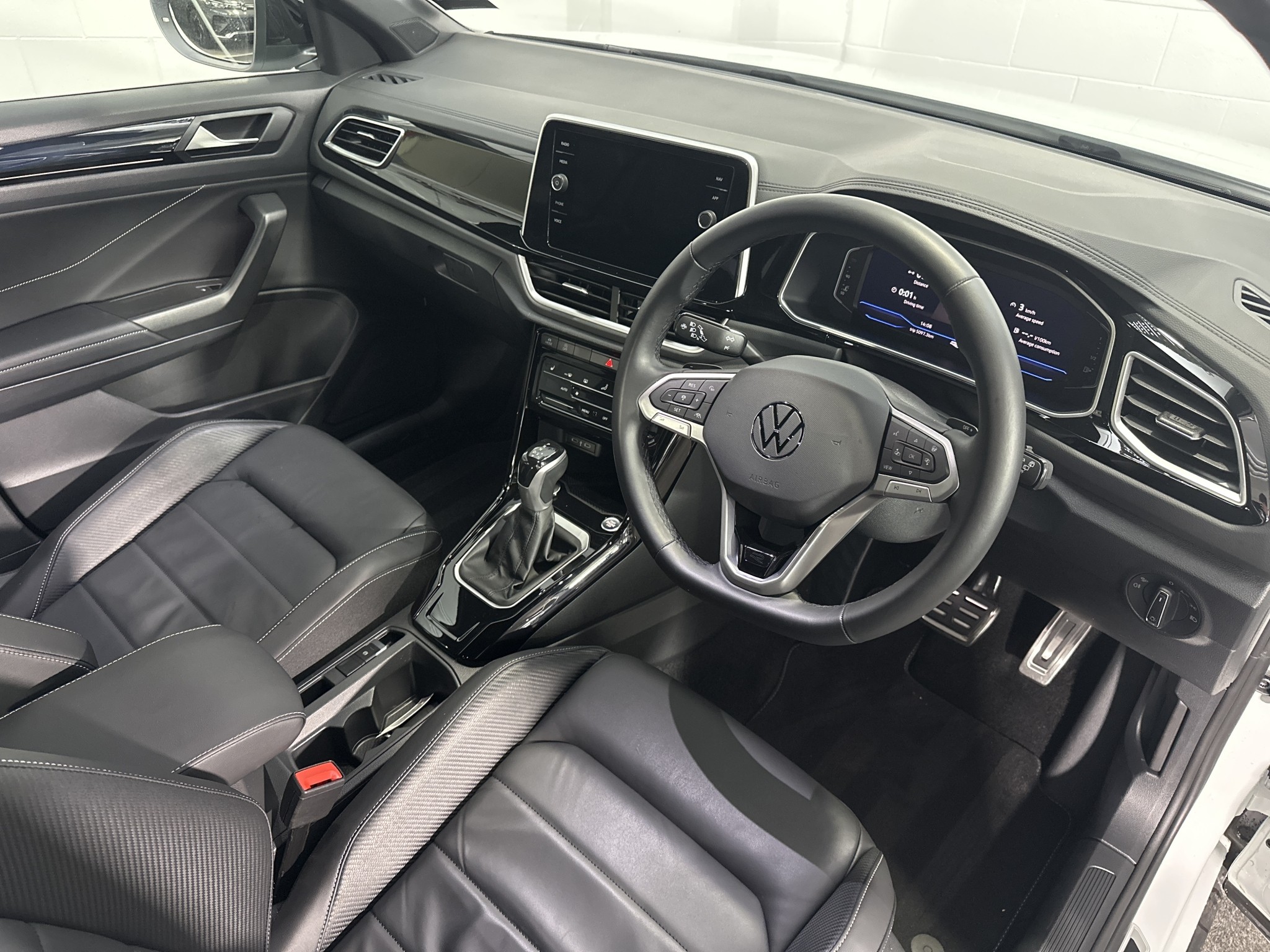 Volkswagen T-Roc 2WD R-LINE