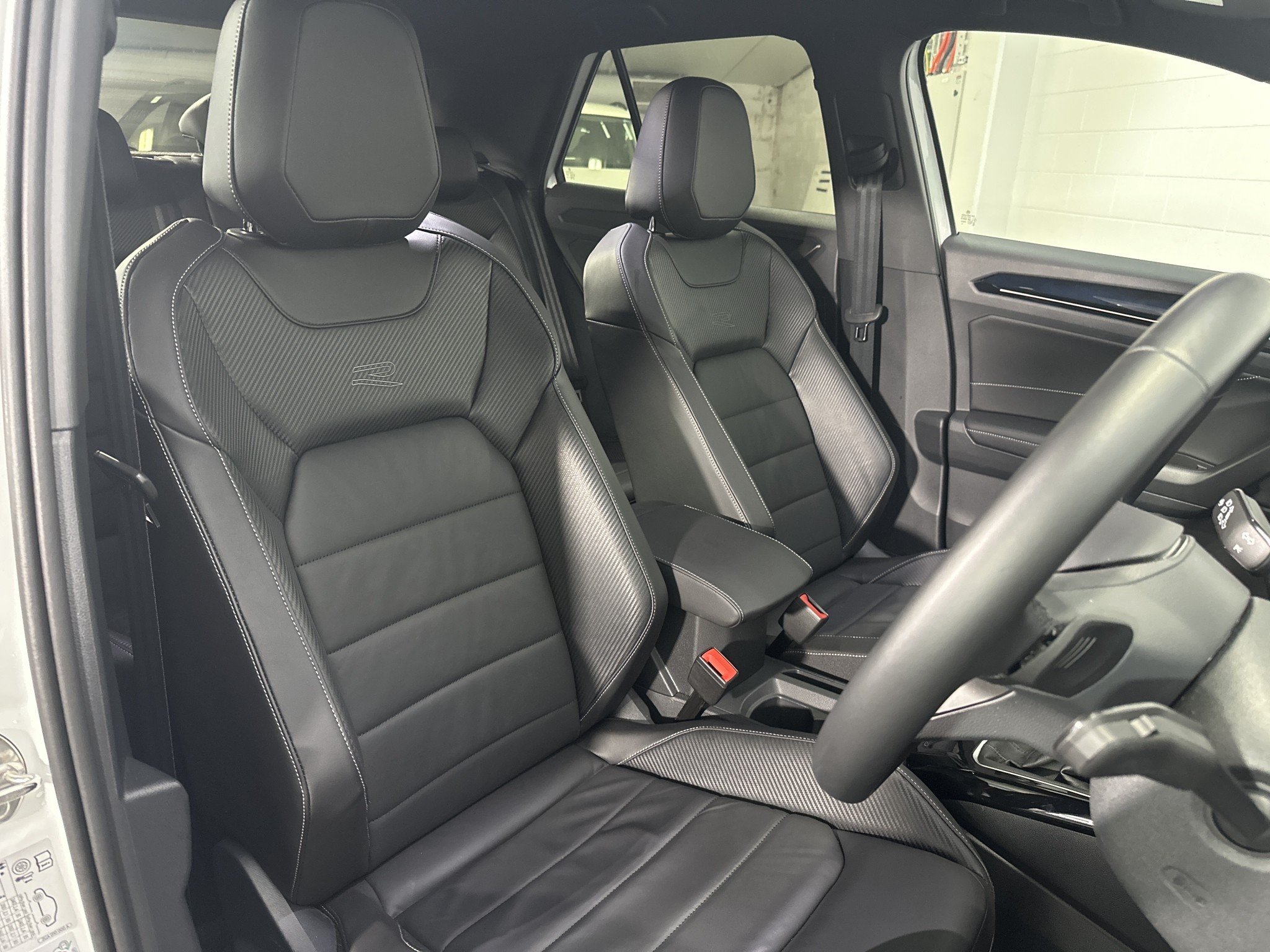 Volkswagen T-Roc 2WD R-LINE