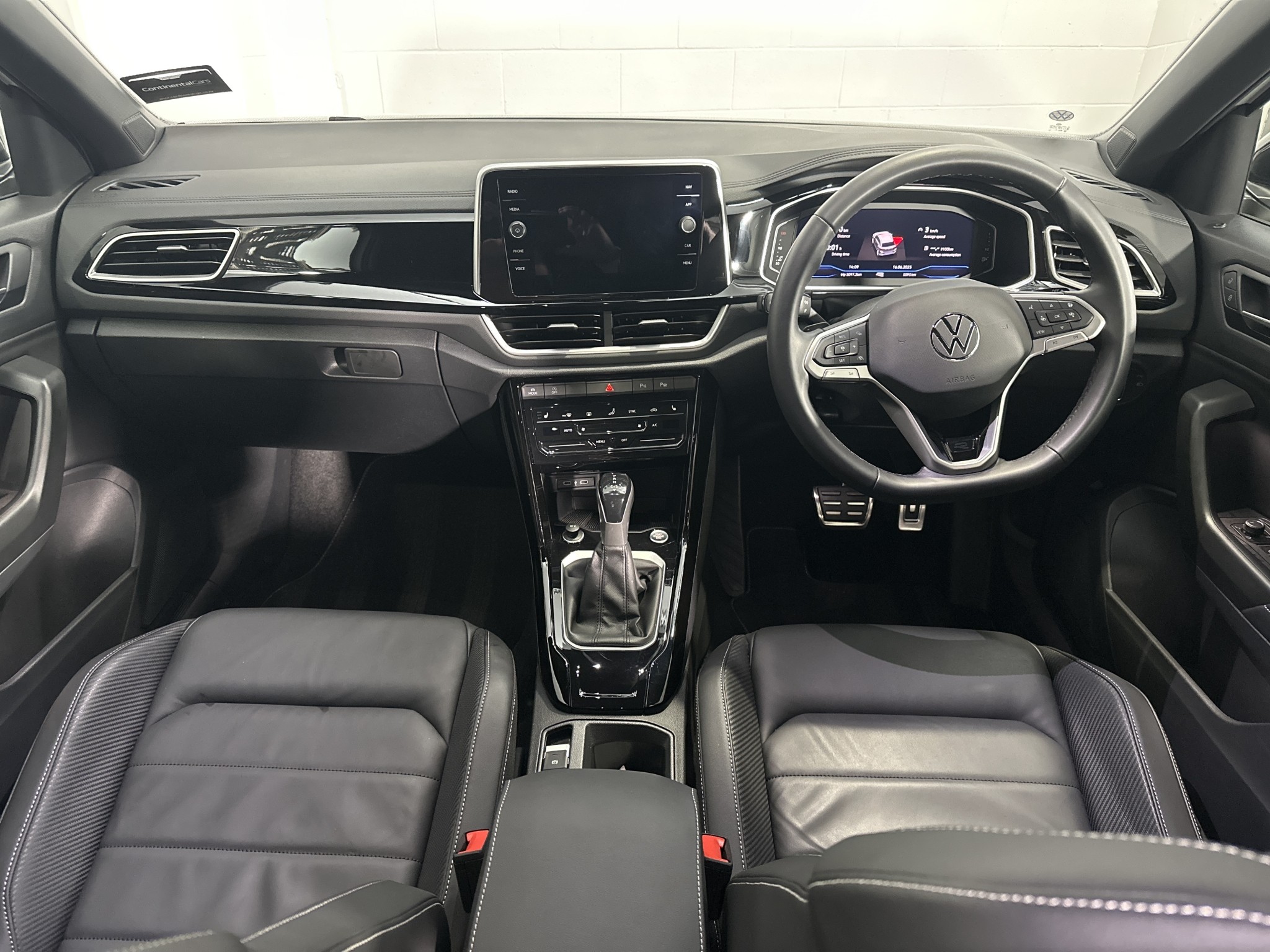 Volkswagen T-Roc 2WD R-LINE