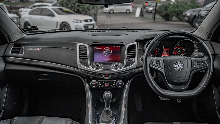 2016 Holden Commodore 10