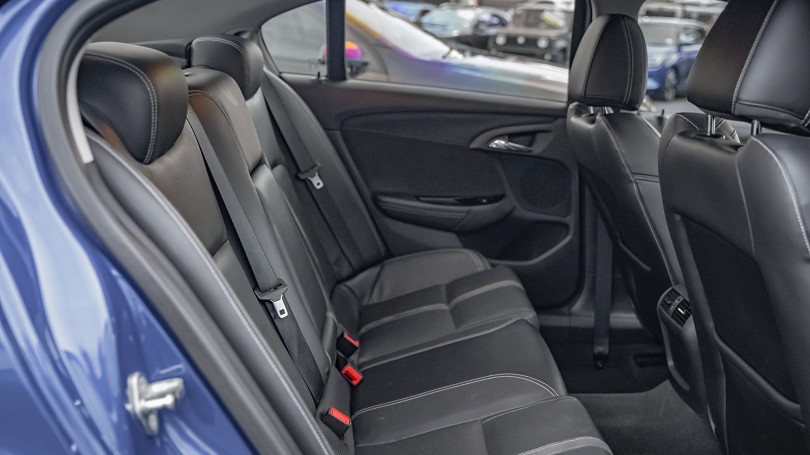 2016 Holden Commodore 16