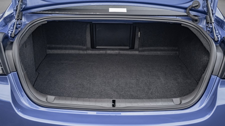 2016 Holden Commodore 18