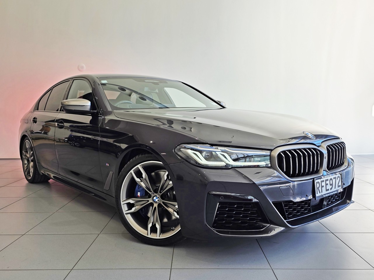 BMW M550i xDrive Sedan M Performance