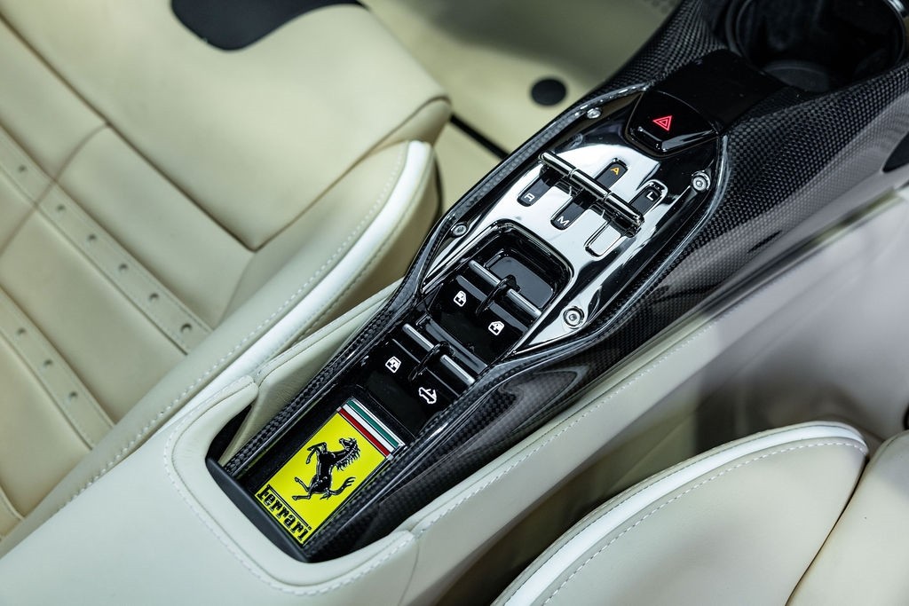 Ferrari SF90 Spider