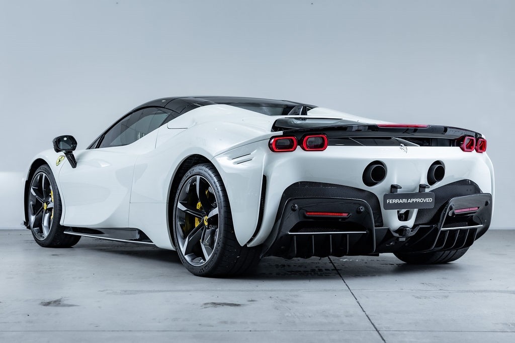 Ferrari SF90 Spider