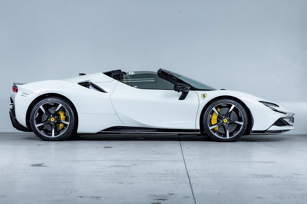 Ferrari SF90 Spider