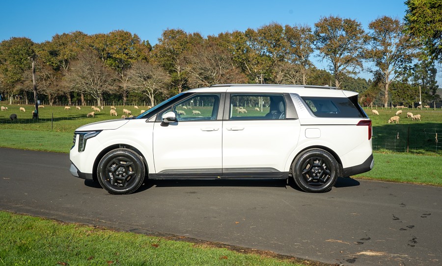 2025 Kia Carnival 5