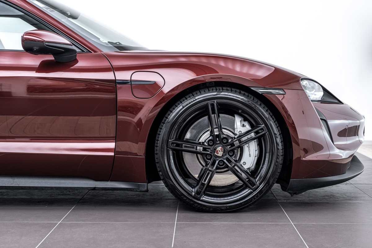 Porsche Taycan 4S (Y1A)