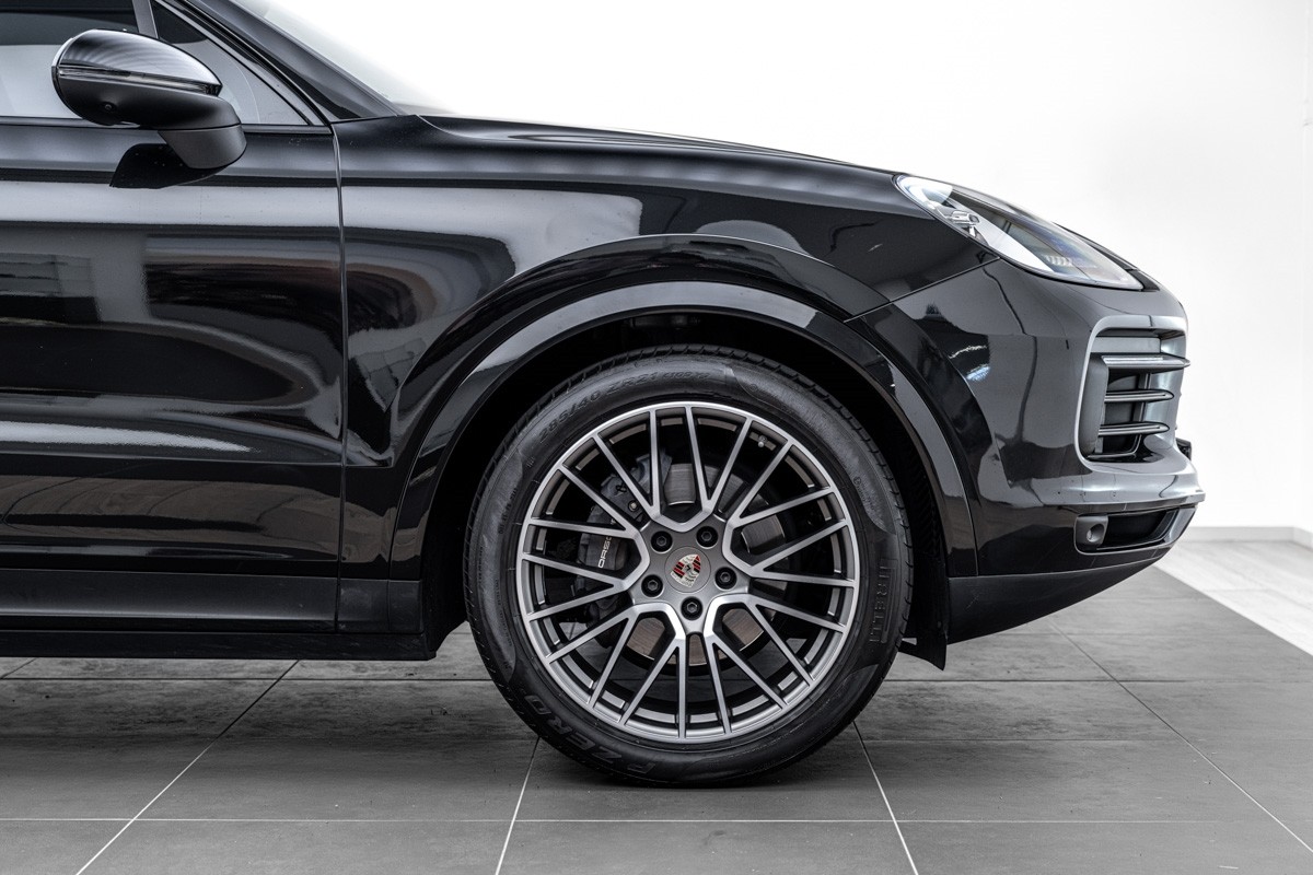 Porsche Cayenne Platinum Edition (E3)